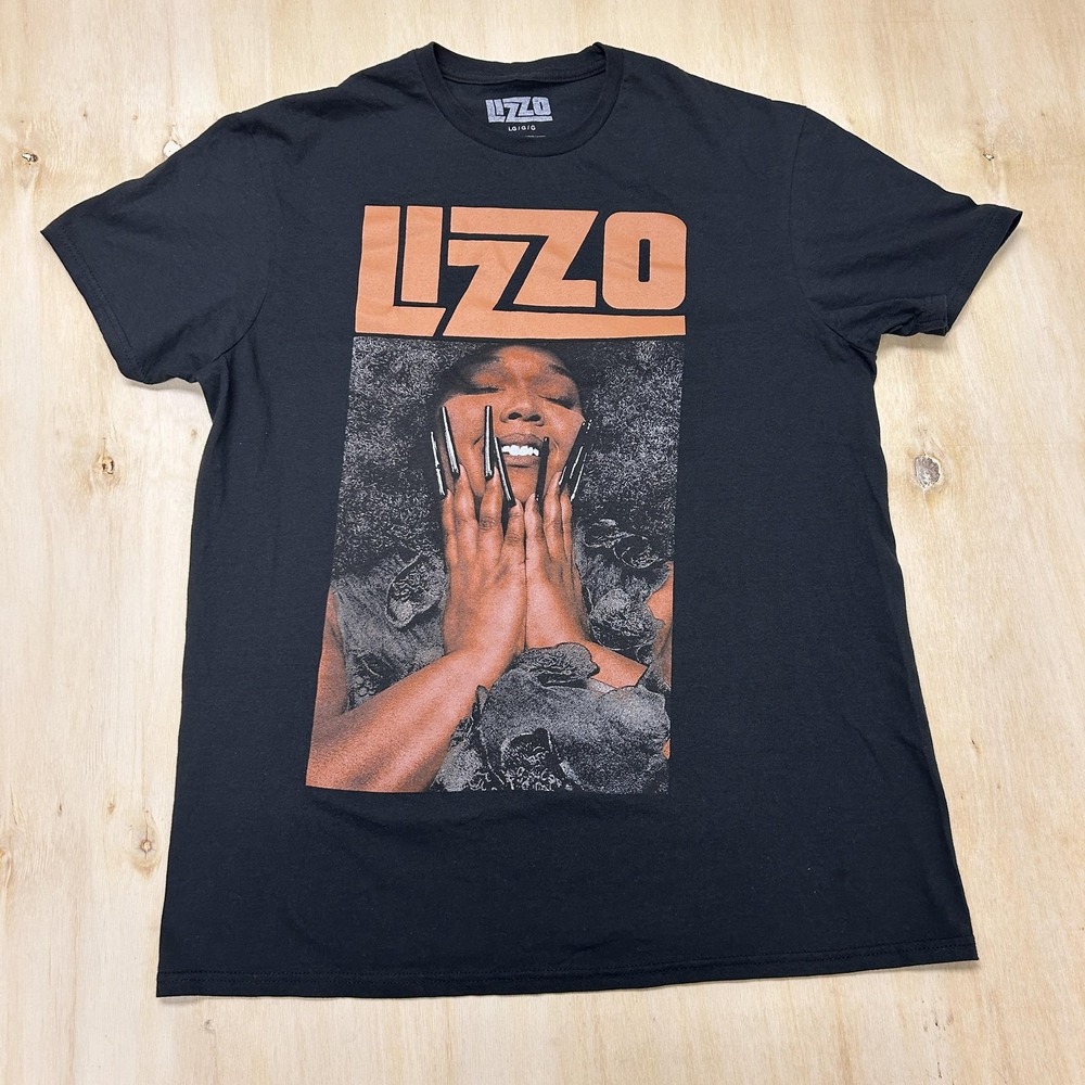 Lizzo Shirt Mens Large Black Portrait Photo Graphic Tee T-Shirt Music Singer